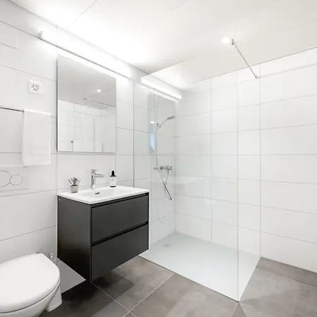 Hine Adon - A1 3* Avenches