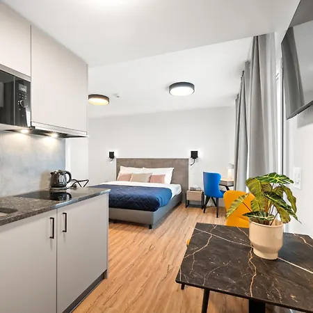 Hine Adon - A1 Аванш